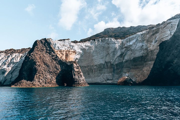 The bay we anchor close to Sykia cave is the best snorkelling point in Milos
