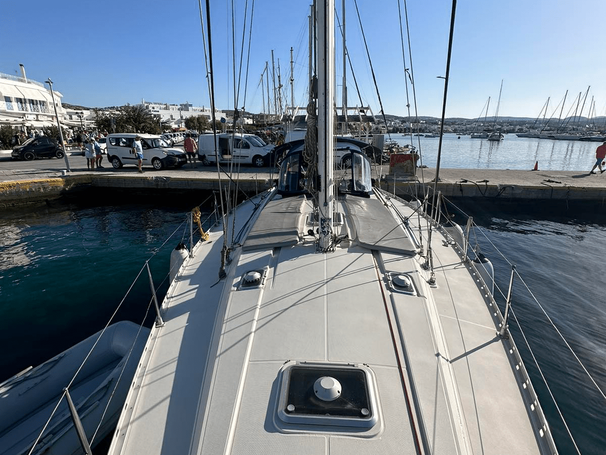 Sun Odyssey 47 deck