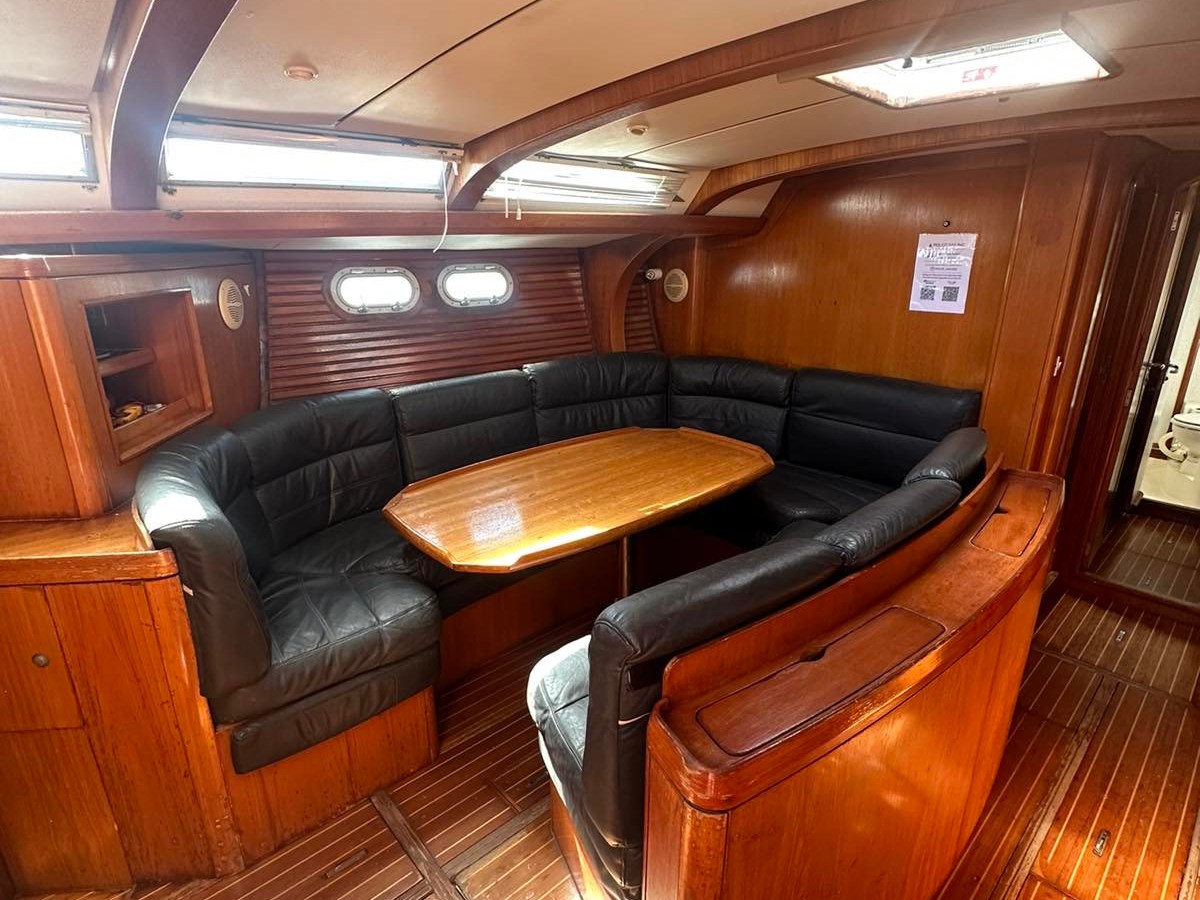 Sun Odyssey 47 interior