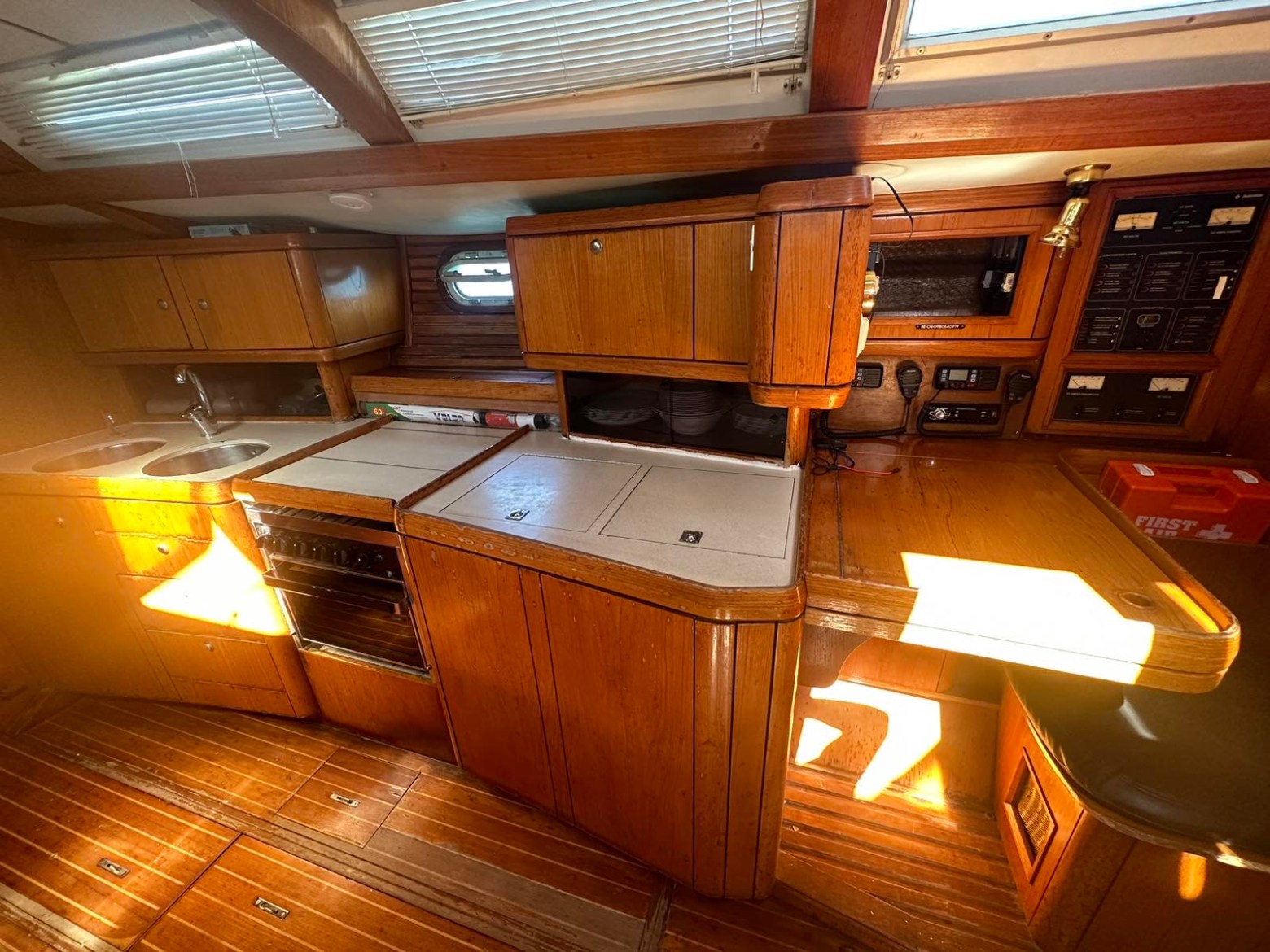 Sun Odyssey 47 interior