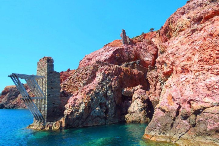 The old 19th century mines in Vani