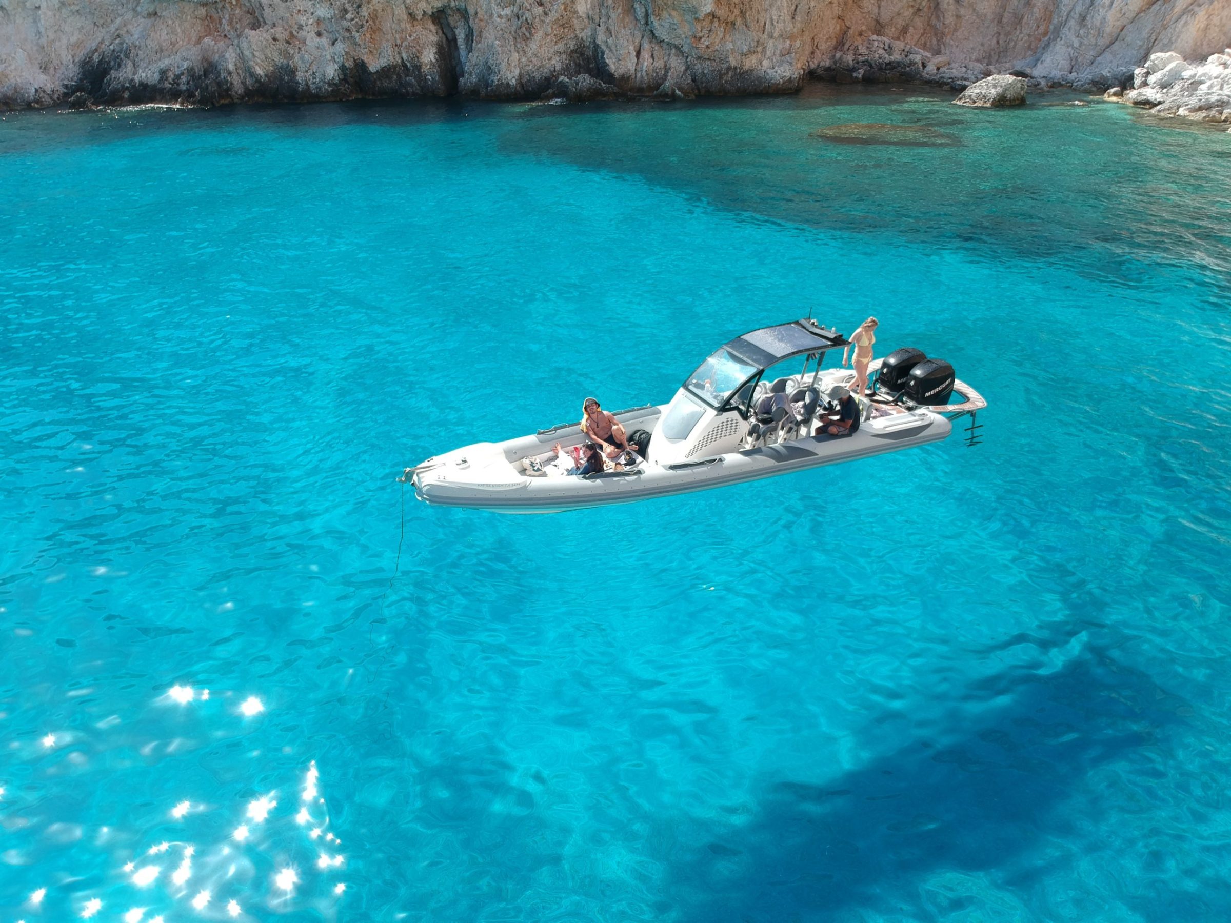 Polco Rib motorboat cruise in Poliegos