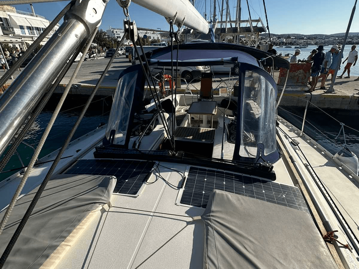 Sun Odyssey 47 deck
